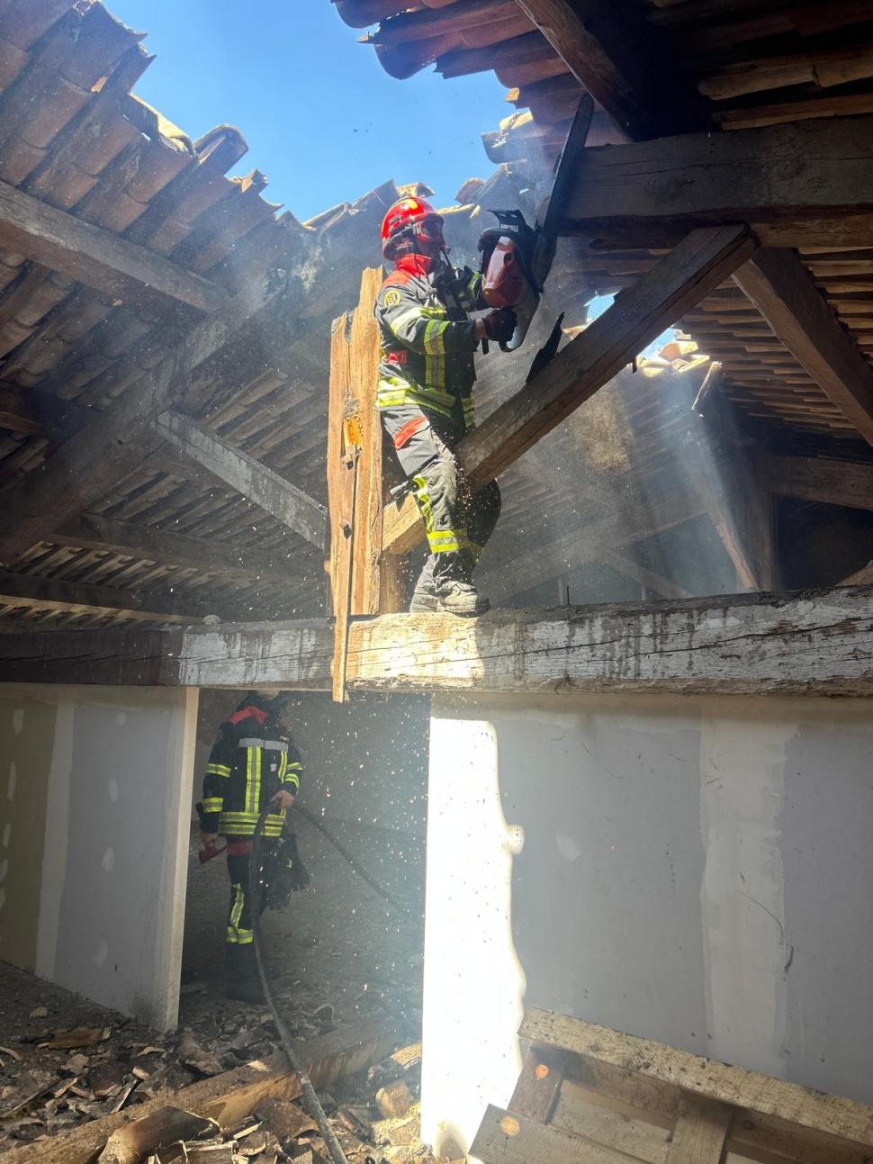 Macron le mulțumește, în limba română, pompierilor din țara noastră: „Asta înseamnă spiritul european” 989600