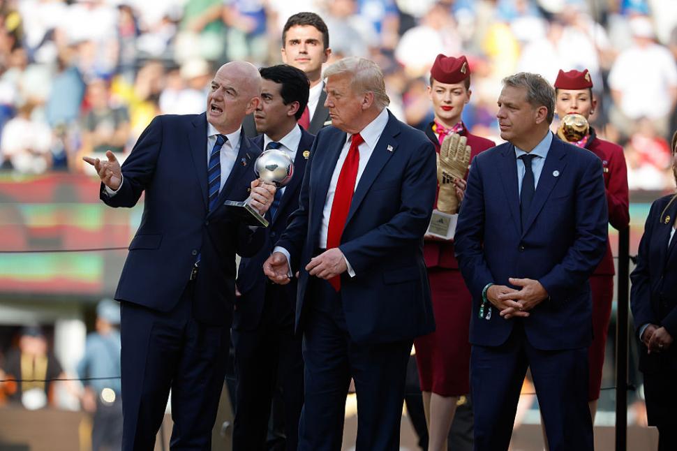 Modul ciudat în care a sărbătorit Trump alături de echipa Chelsea câștigarea Cupei Mondiale a Cluburilor: „Am fost puțin confuz” 989305