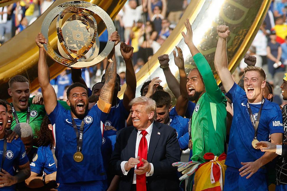 Modul ciudat în care a sărbătorit Trump alături de echipa Chelsea câștigarea Cupei Mondiale a Cluburilor: „Am fost puțin confuz” 989306