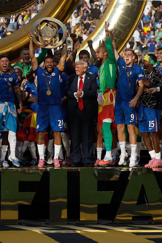 Modul ciudat în care a sărbătorit Trump alături de echipa Chelsea câștigarea Cupei Mondiale a Cluburilor: „Am fost puțin confuz” 989309