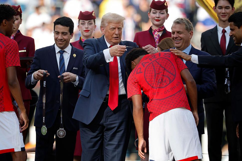 Modul ciudat în care a sărbătorit Trump alături de echipa Chelsea câștigarea Cupei Mondiale a Cluburilor: „Am fost puțin confuz” 989310