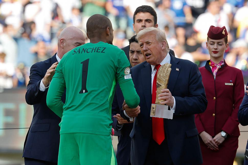 Modul ciudat în care a sărbătorit Trump alături de echipa Chelsea câștigarea Cupei Mondiale a Cluburilor: „Am fost puțin confuz” 989312