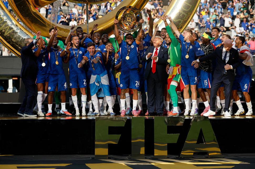 Modul ciudat în care a sărbătorit Trump alături de echipa Chelsea câștigarea Cupei Mondiale a Cluburilor: „Am fost puțin confuz” 989314