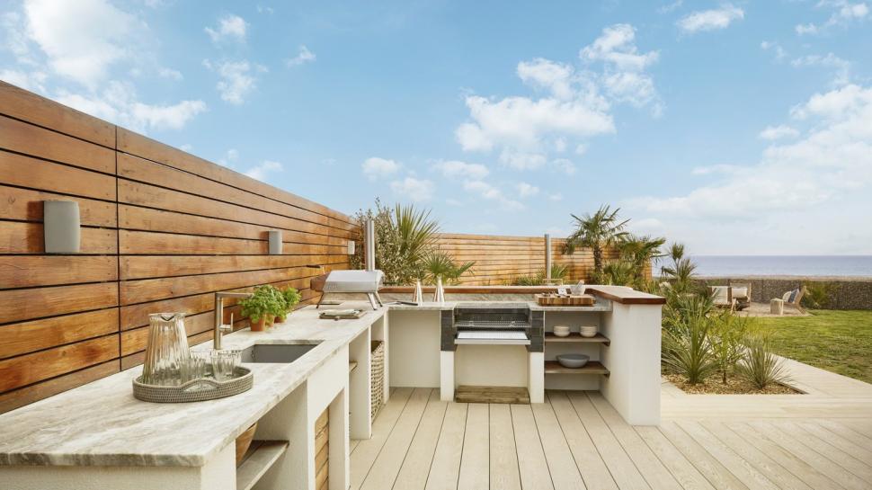 Un fost taximetrist, care a trăit toată viața cu chirie într-o garsonieră, a câștigat la tombolă o vilă de 4,6 milioane € 989413