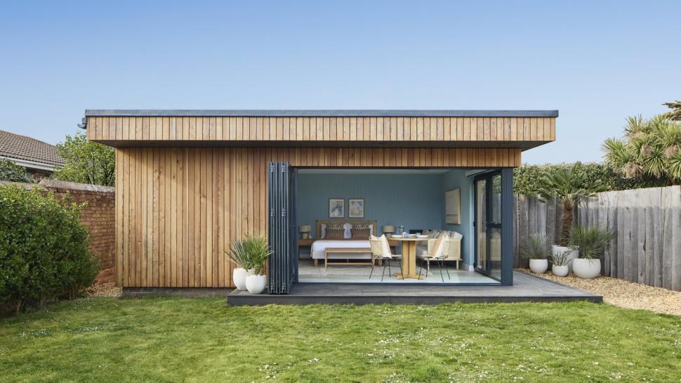 Un fost taximetrist, care a trăit toată viața cu chirie într-o garsonieră, a câștigat la tombolă o vilă de 4,6 milioane € 989418