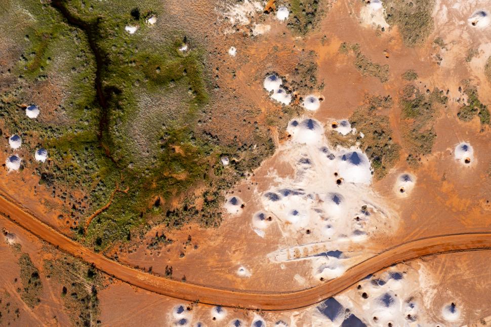 „Capitala mondială a opalului” unde aproape toți oamenii stau în case și hoteluri sub pământ: Cum arată orașul care apare și în Mad Max 989738