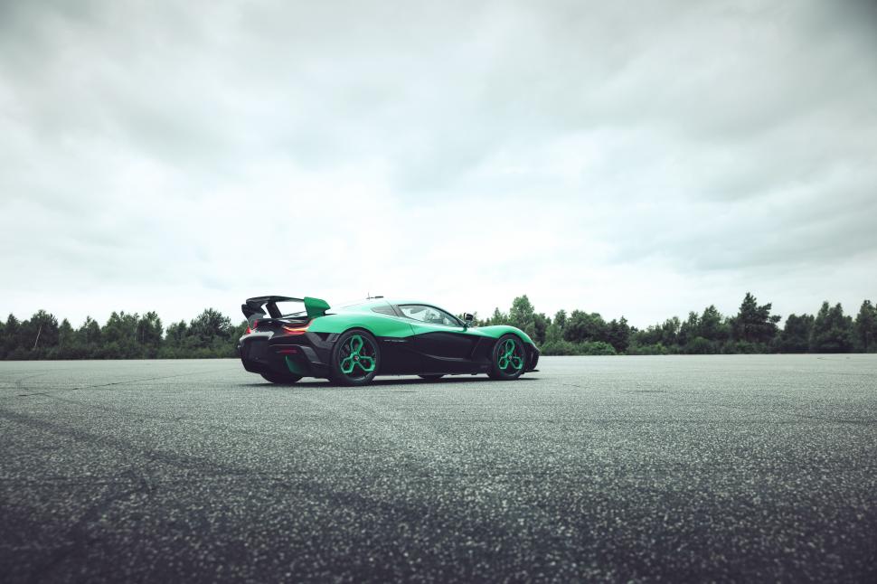 "Cea mai rapidă maşină electrică" a stabilit 24 de recorduri mondiale. În cât timp atinge 400 de km/h şi care e viteza maximă posibilă 989977