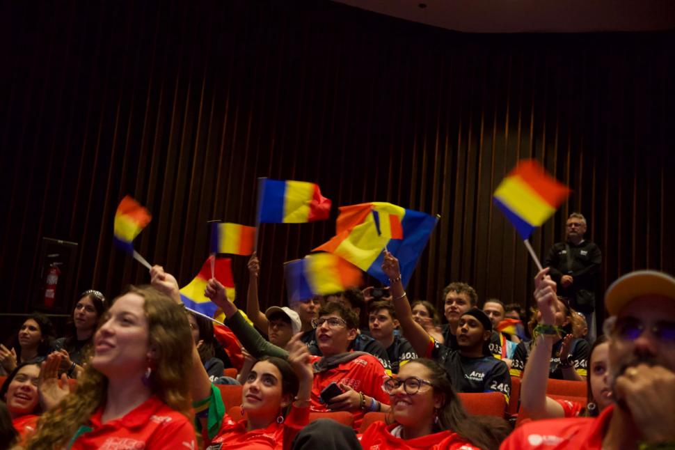 O echipă de liceeni din Pitești a învins giganții SUA și China la cel mai prestigios concurs de robotică din lume 989478