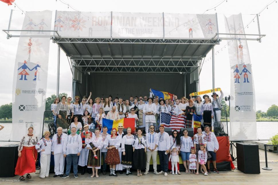 Record de participare la festivalul tradiţiilor româneşti în America: peste 12.000 de oameni, la Ambasada României la Washington 989791