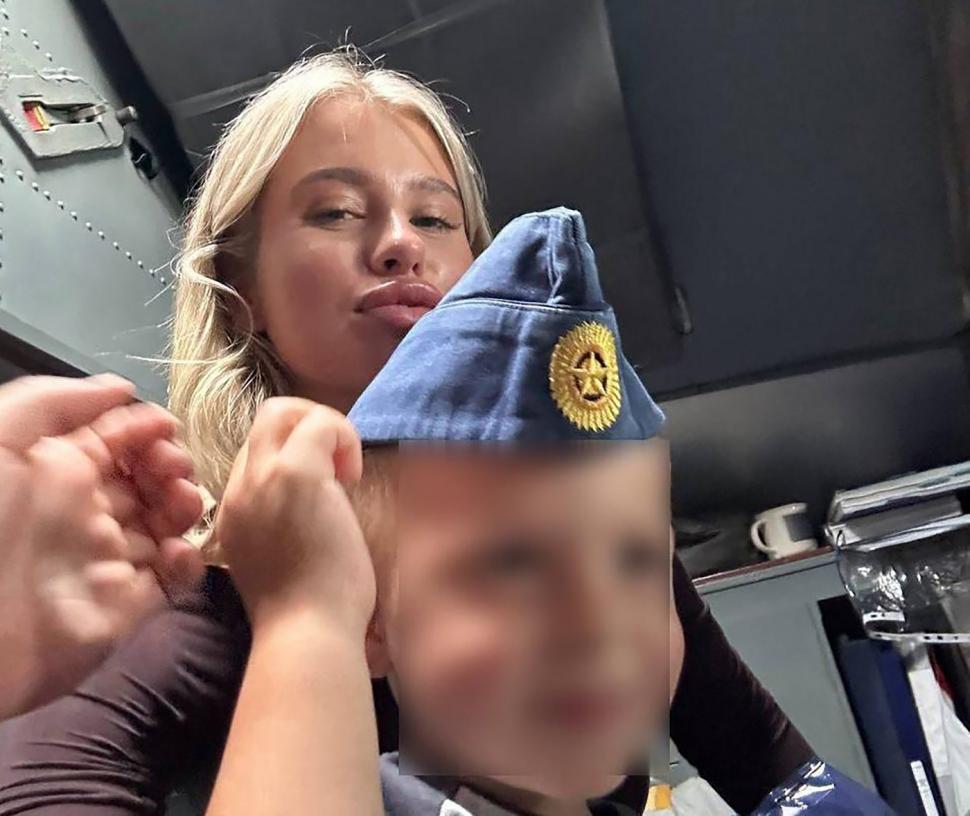 Scandal sexual la nivel înalt la Moscova. Maria a zburat cu un avion militar pentru o escapadă de weekend cu „omul ei de la Kremlin” 989821