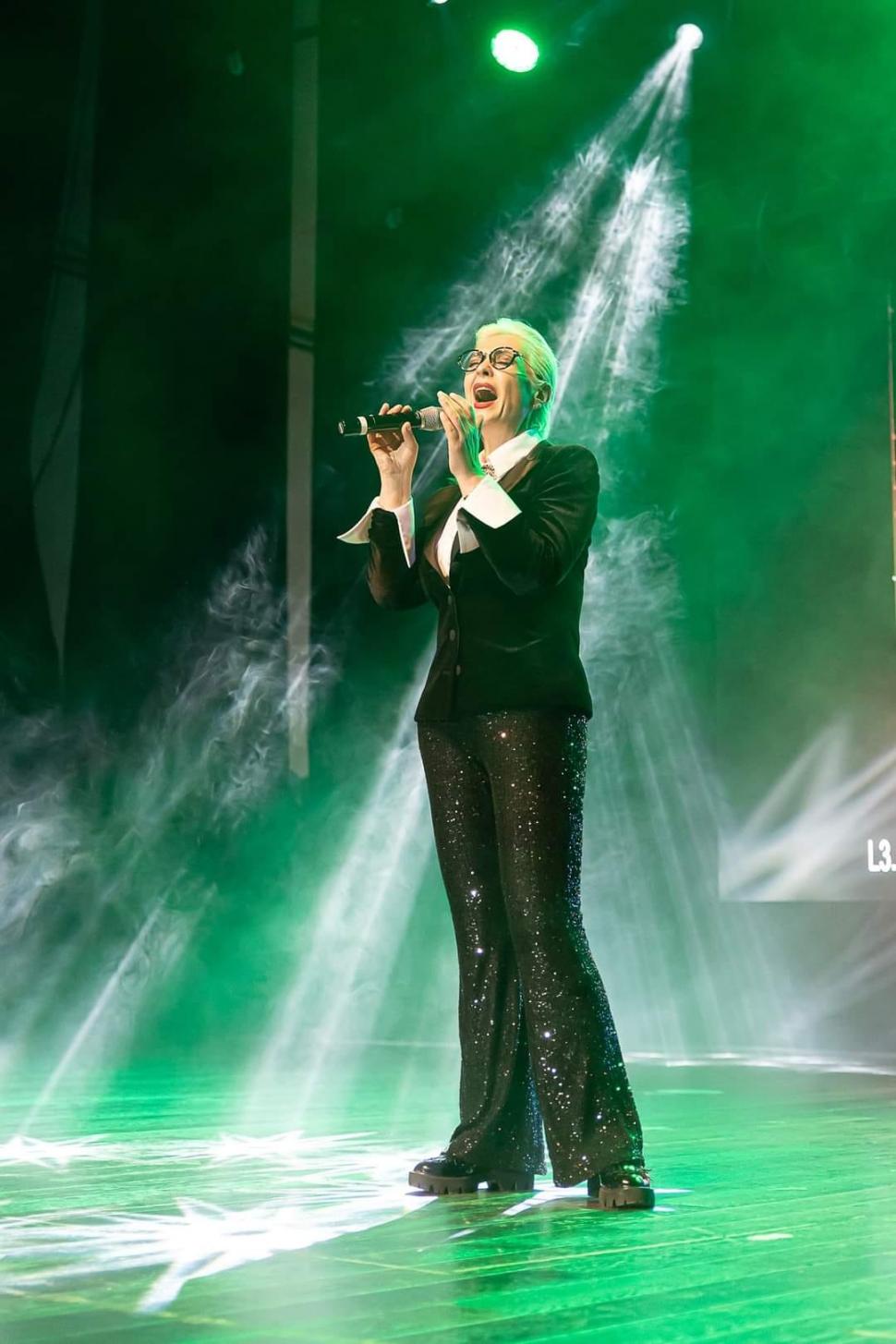 Un clip creat de AI cu Monica Anghel, folosit fără acordul ei pentru promovarea unor pastile periculoase pentru sănătate 989663