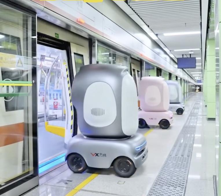 În China, roboții de livrare circulă cu metroul pentru a aproviziona magazinele. Cum arată „pinguinii” din Shenzhen care fac istorie 990233