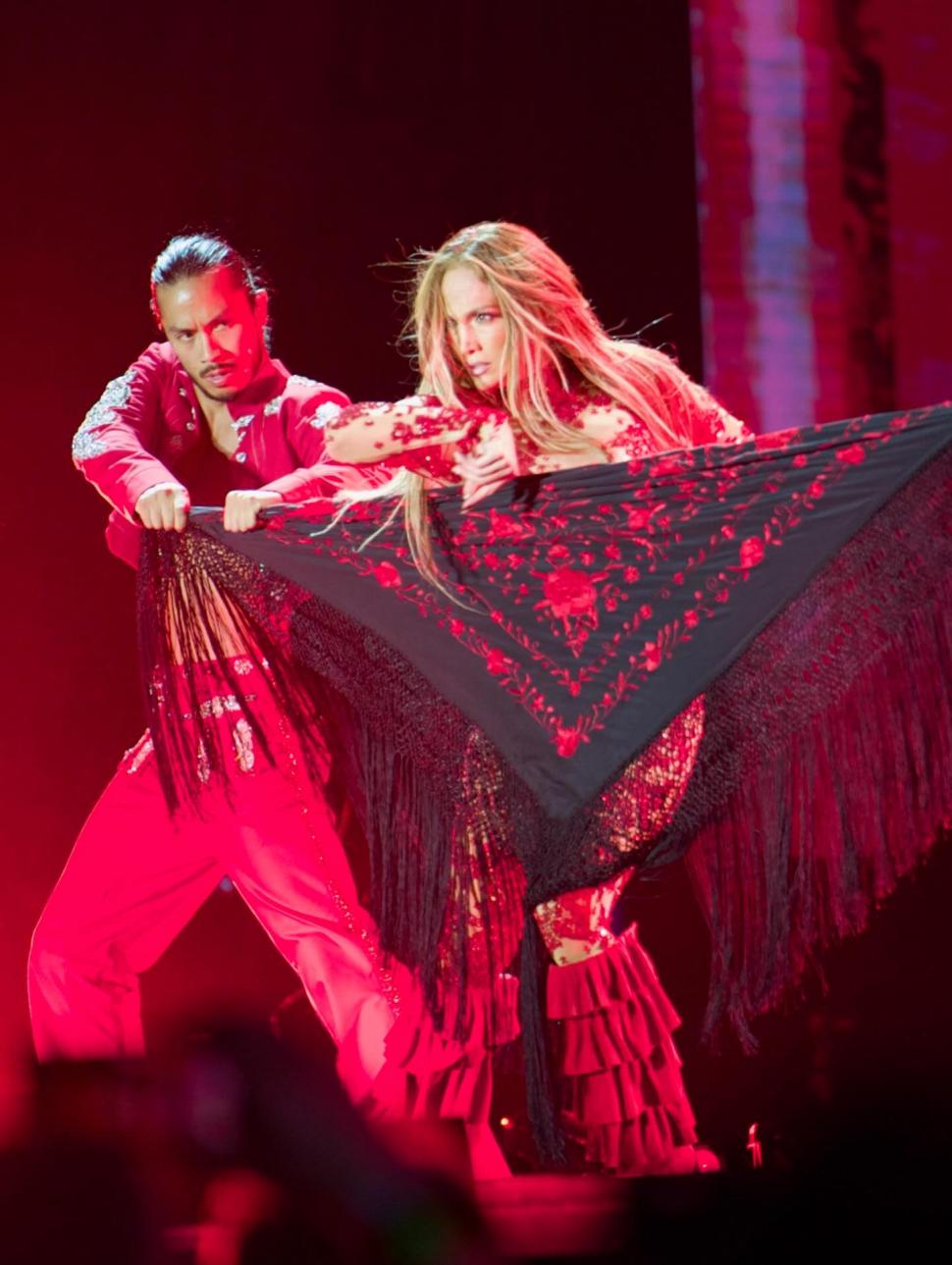 Jennifer Lopez, declaraţii exclusive despre concertul din Bucureşti şi despre românce: Sunt femei puternice 990214