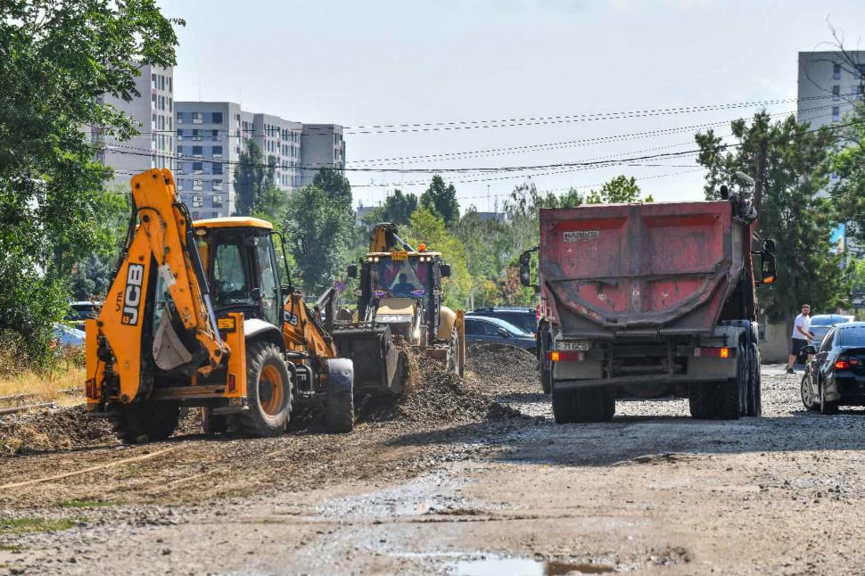 A început faza III a lucrărilor la Parcul Liniei din Sectorul 6 al Bucureştiului. La final, acesta va avea 8 hectare și 3 km lungime 990515