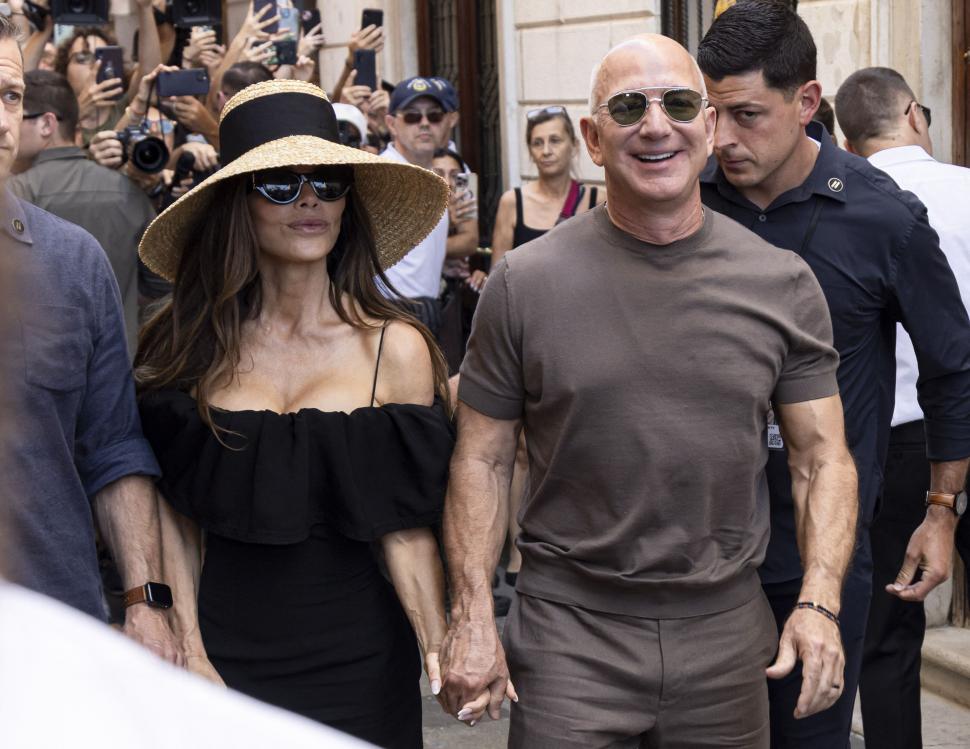 Ce bacşis a lăsat Jeff Bezos la hotelul de 5 stele de la Veneţia, după nunta anului cu Lauren Sanchez 990428