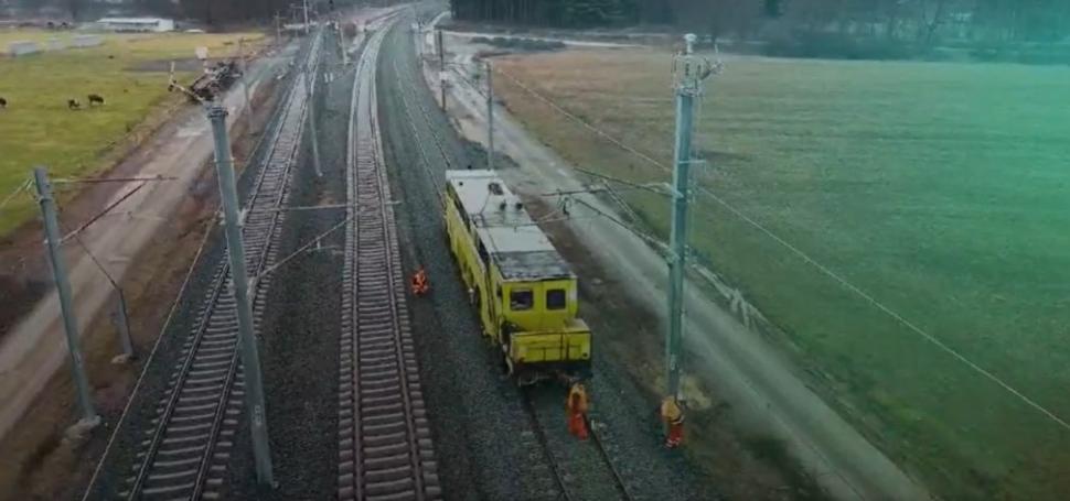 Cum arată noul tunel feroviar din România care se deschide după 8 ani de lucrări. Circulația pe un nou traseu de 13 km, inaugurată azi 990444