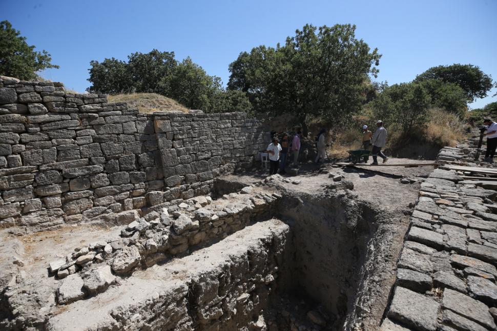 Descoperire arheologică în celebrul oraș antic Troia: Au fost găsite dovezi care ar putea rescrie istoria Războiului Troian 990501