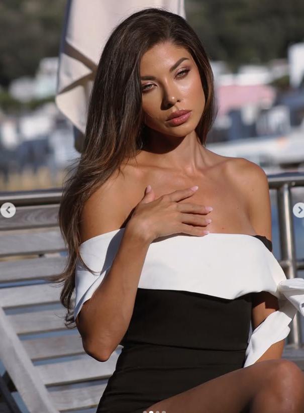 Mădălina Doroftei şi-a impresionat fanii cu poze din vacanţă. Fotomodelul din România face furori pe scenele caselor de modă celebre 990484