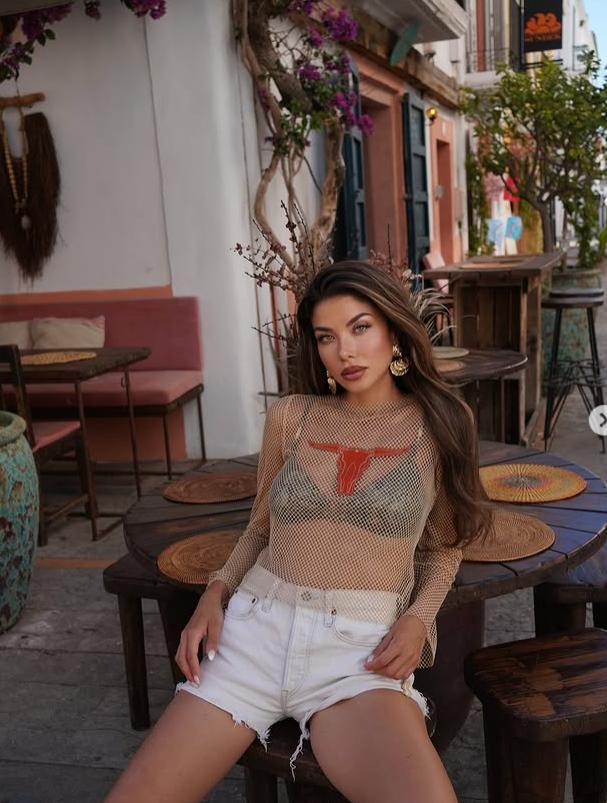 Mădălina Doroftei şi-a impresionat fanii cu poze din vacanţă. Fotomodelul din România face furori pe scenele caselor de modă celebre 990494