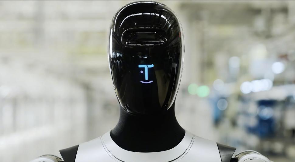 Angajații care lucrează non-stop. Walker S2 e primul robot umanoid din lume care își schimbă singur bateriile: A învățat într-o fabrică 990818