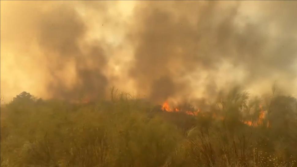 Incendii uriașe în Spania. Flăcările s-au răspândit spre zone rezidențiale. Nori groși de fum deasupra Madridului 990999