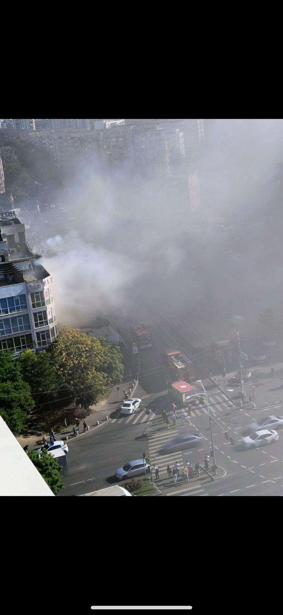Incendiu la un magazin din Sector 6, București. Focul s-a extins la terasa unui hotel 990740