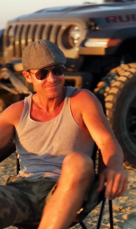 Primele imagini de la locul unde s-a prăbuşit cu parapanta Felix Baumgartner. Martor: „L-am văzut căzând dintr-odată” 990917