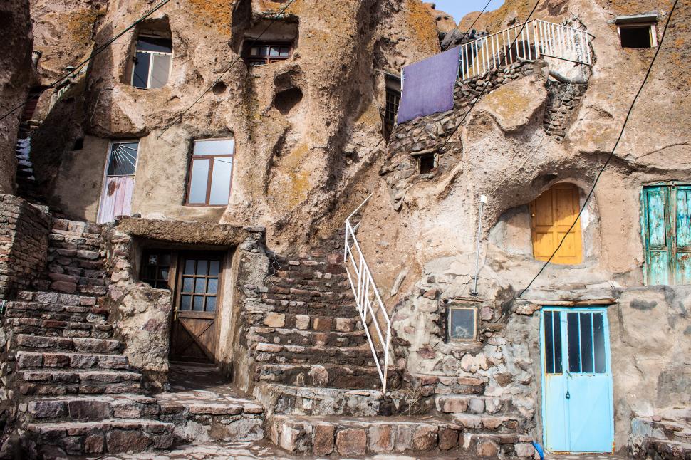 Satul trogloditic unic în lume unde casele sunt săpate în tuf vulcanic: Oamenii locuiesc în ele de 700 de ani. Cum arată Kandovan 990883