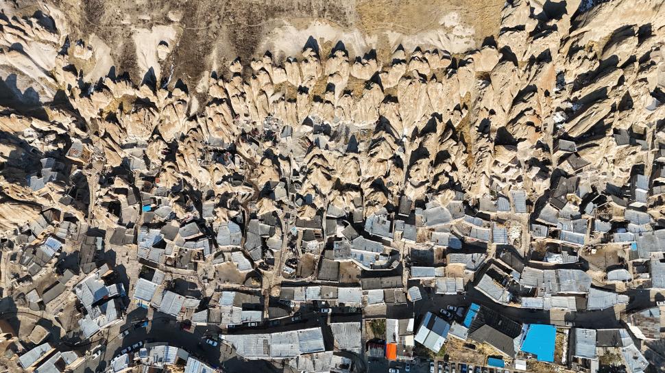Satul trogloditic unic în lume unde casele sunt săpate în tuf vulcanic: Oamenii locuiesc în ele de 700 de ani. Cum arată Kandovan 990886