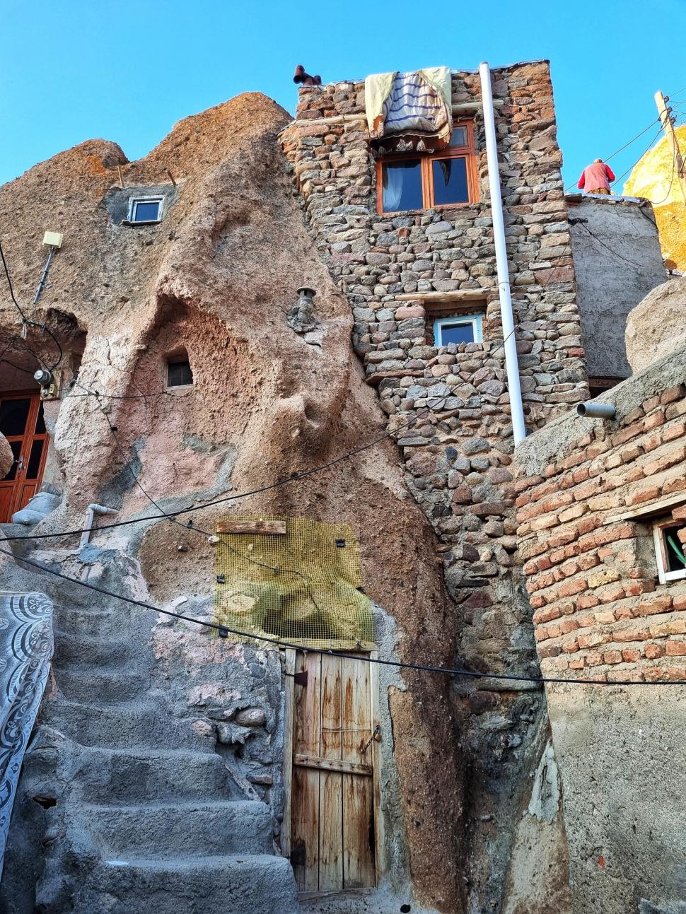 Satul trogloditic unic în lume unde casele sunt săpate în tuf vulcanic: Oamenii locuiesc în ele de 700 de ani. Cum arată Kandovan 990894