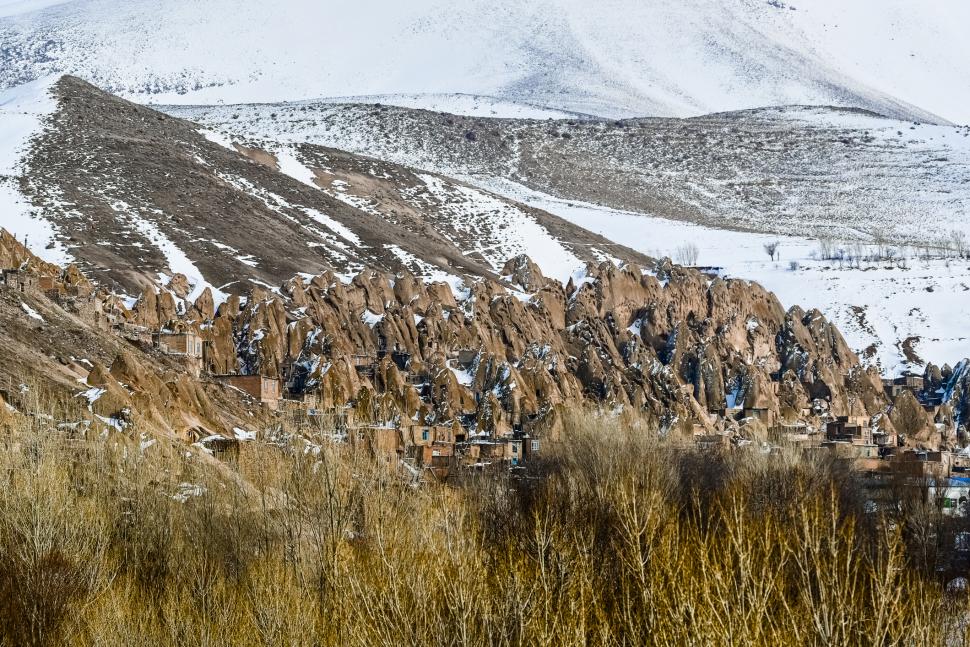 Satul trogloditic unic în lume unde casele sunt săpate în tuf vulcanic: Oamenii locuiesc în ele de 700 de ani. Cum arată Kandovan 990909