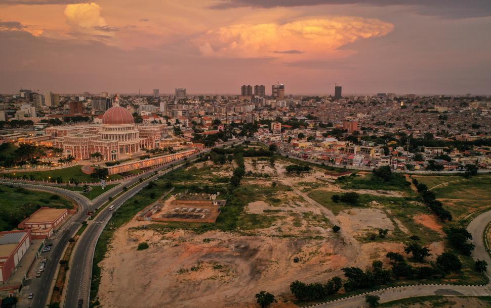 Țara cu minuni naturale incredibile pe care puțini turiști le-au văzut. Are „stalagmite” pe plajă și povești despre prințese războinice 991211