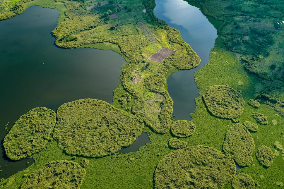 Țara cu minuni naturale incredibile pe care puțini turiști le-au văzut. Are „stalagmite” pe plajă și povești despre prințese războinice 991216