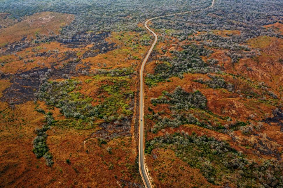 Țara cu minuni naturale incredibile pe care puțini turiști le-au văzut. Are „stalagmite” pe plajă și povești despre prințese războinice 991218