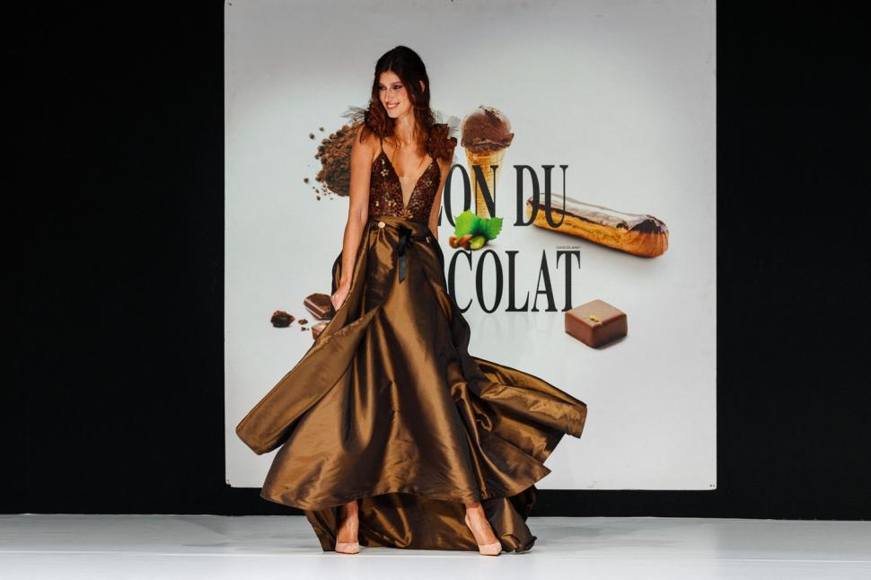 Un bărbat de 76 de ani a crezut că o Miss Franța vrea să se mărite cu el și s-a dus s-o întâlnească. A dat însă nas în nas cu soțul ei 991228