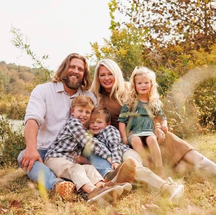 Un fost jucător de baseball a murit salvând 5 persoane de la înec în Carolina de Sud  991287