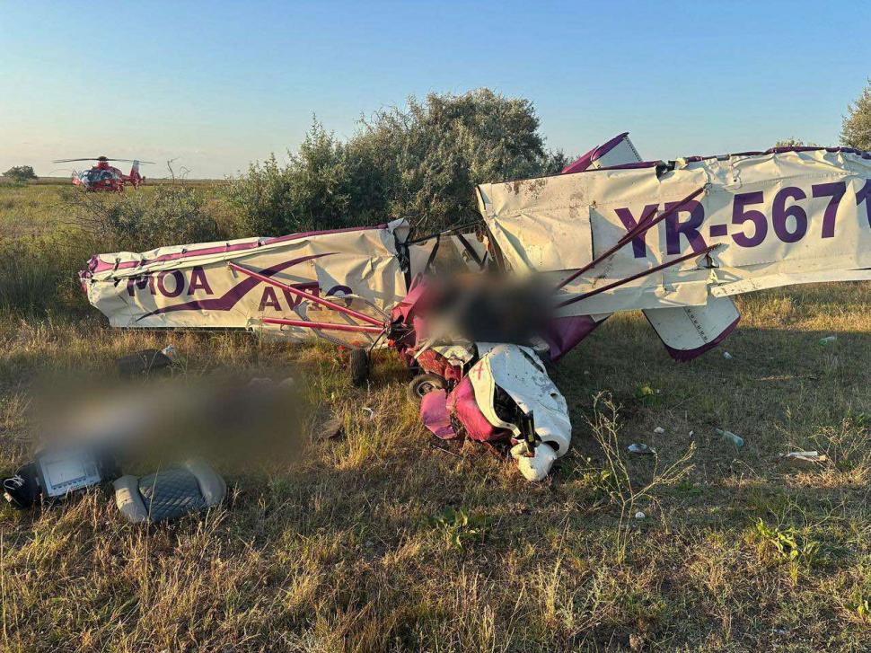 Accident aviatic în zona Gura Portiței. Doi oameni au murit după ce un avion de mici dimensiuni s-a prăbuşit 991404