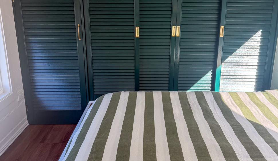 O casă pe roți minusculă sparge toate tiparele cu un interior foarte sofisticat. Cum arată locuința mobilă care poate găzdui 4 oameni 991528