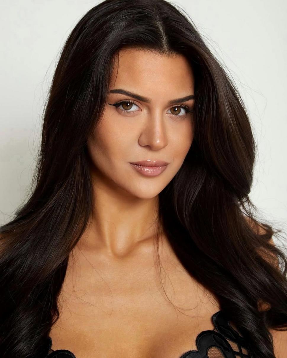 O româncă a atras toate privirile la „meciul greilor” de pe pe Wembley. Cine este Patricia Elena 991700