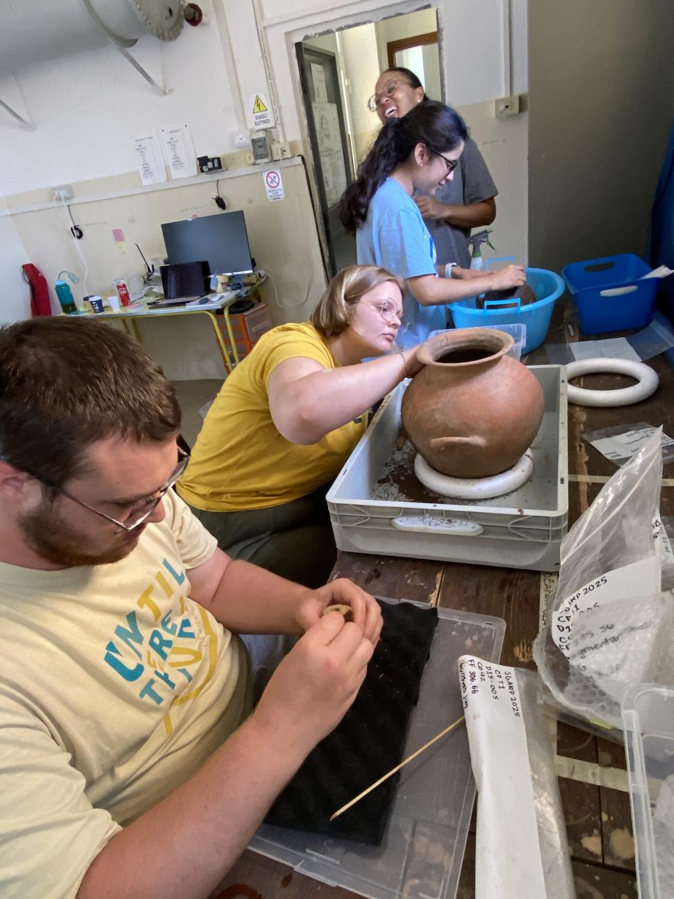 Descoperire arheologică remarcabilă: Un mormânt antic intact, sigilat acum 2.700 de ani, a fost găsit în tuf vulcanic, lângă Roma 991870