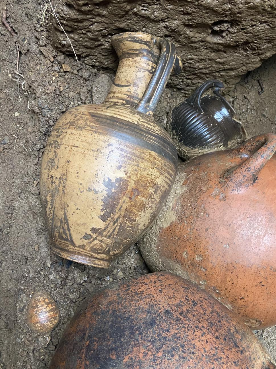 Descoperire arheologică remarcabilă: Un mormânt antic intact, sigilat acum 2.700 de ani, a fost găsit în tuf vulcanic, lângă Roma 991871