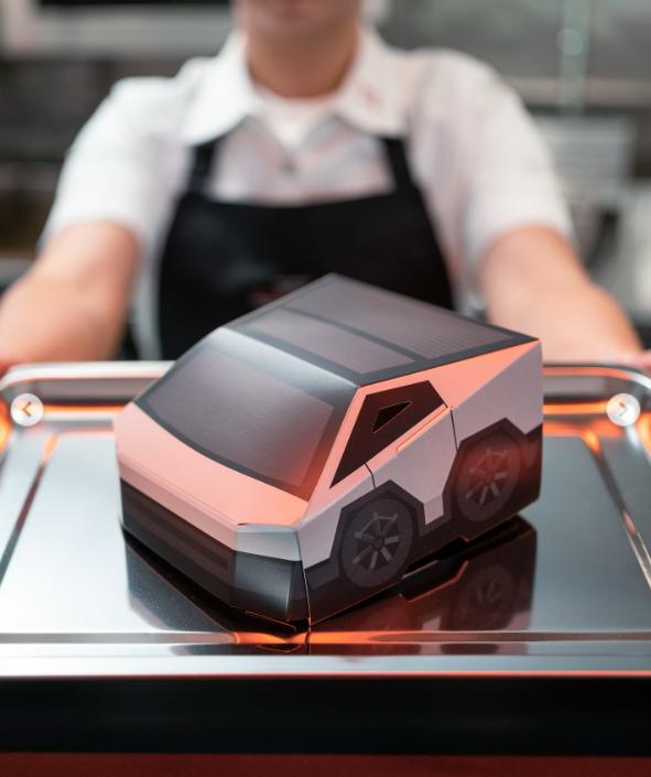 Elon Musk a deschis la Hollywood primul restaurant Tesla, în care roboții servesc la mese: Vom avea locații în toată lumea 992230