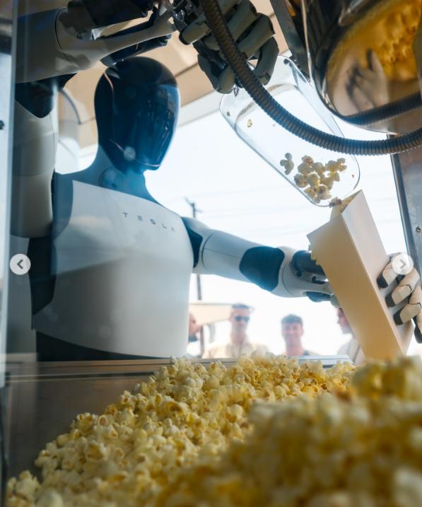 Elon Musk a deschis la Hollywood primul restaurant Tesla, în care roboții servesc la mese: Vom avea locații în toată lumea 992231