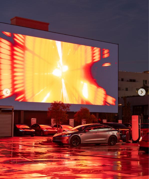 Elon Musk a deschis la Hollywood primul restaurant Tesla, în care roboții servesc la mese: Vom avea locații în toată lumea 992236