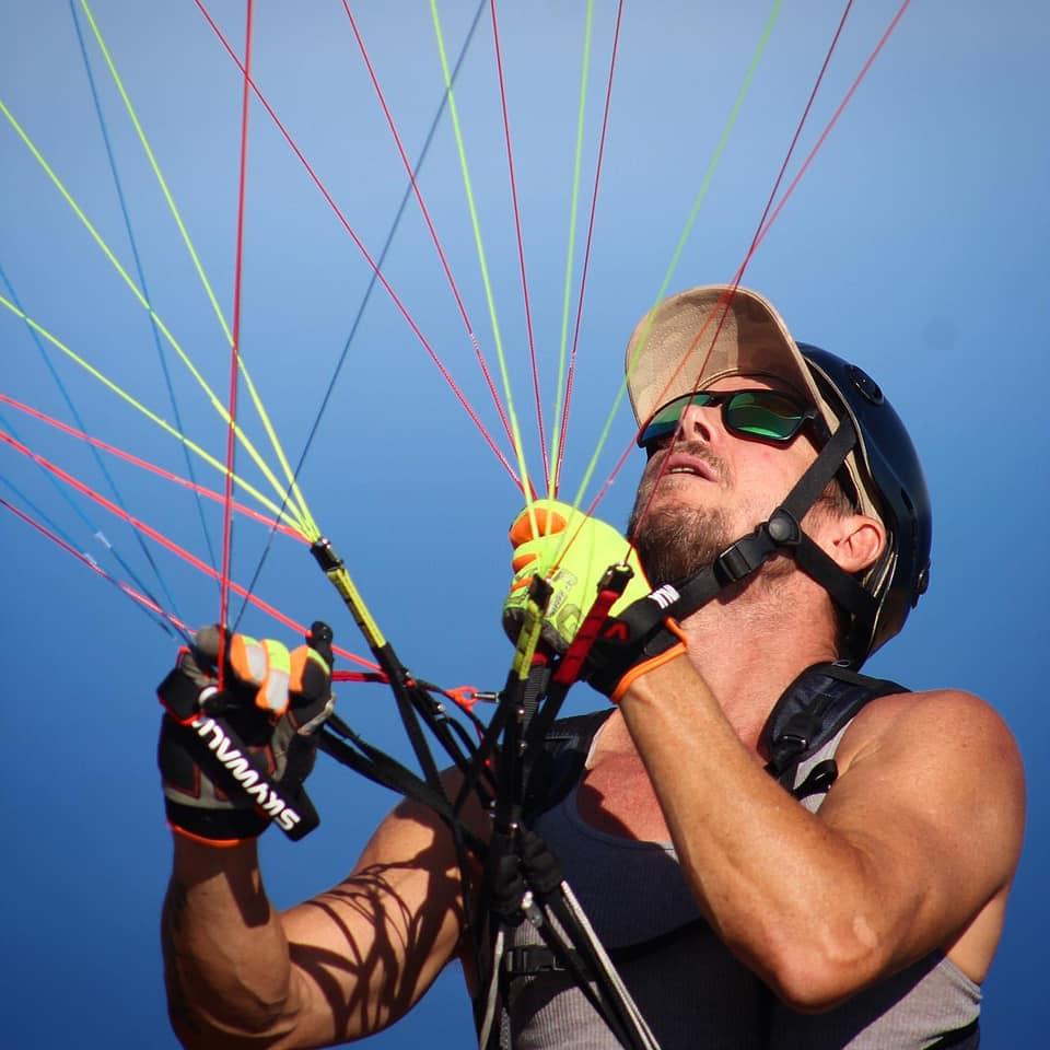 Primele rezultate ale autopsiei lui Felix Baumgartner. Sportivul avea coloana ruptă 992127