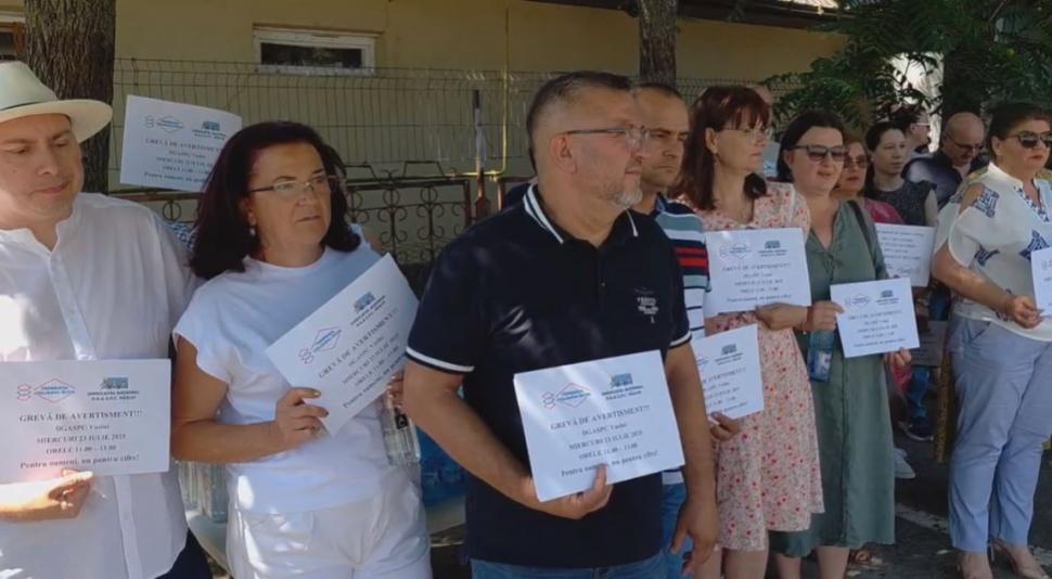 Angajaţi din peste 1.000 de primării intră în grevă pentru 2 ore. Grevă de avertisment şi la centrele de Asistenţă Socială 992404