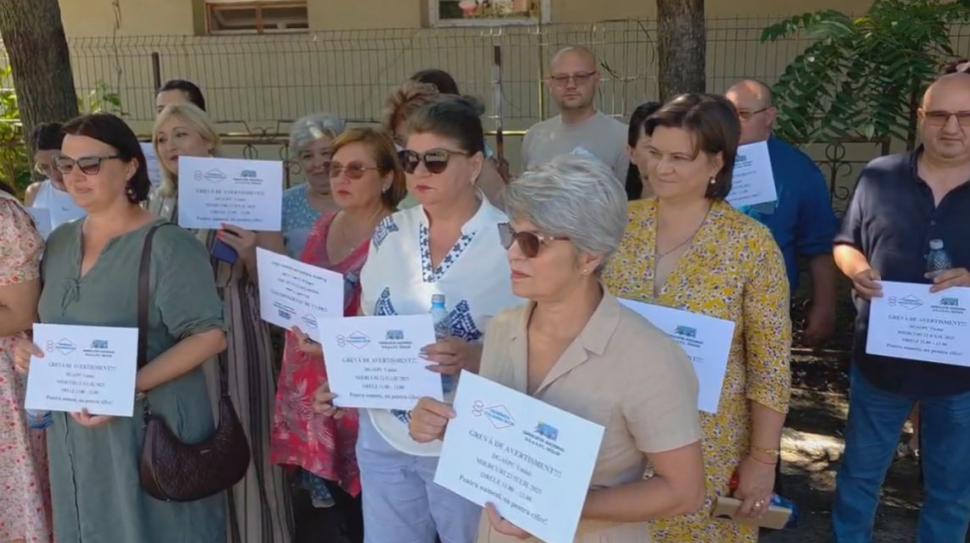 Angajaţi din peste 1.000 de primării intră în grevă pentru 2 ore. Grevă de avertisment şi la centrele de Asistenţă Socială 992405