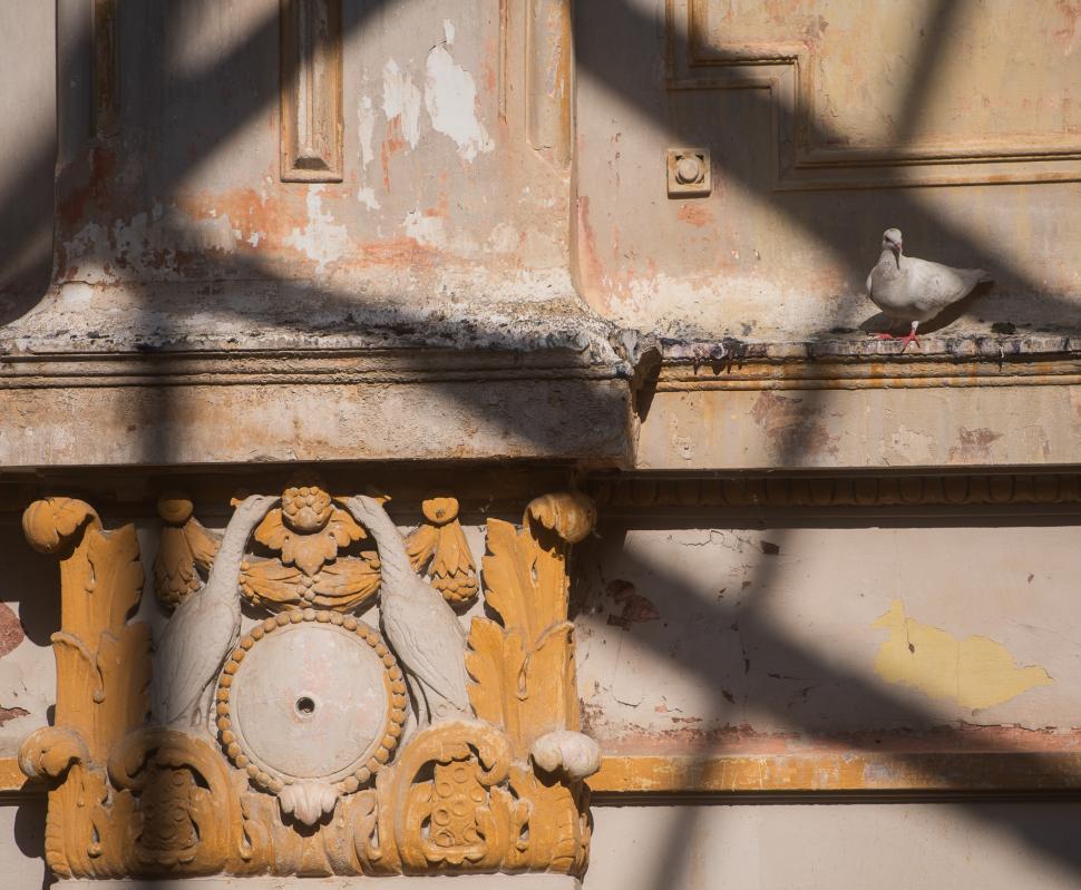 ARCEN redǎ o nouă viațǎ Cinematografului Marconi din București. Vineri va fi iluminat pentru prima dată în decenii 992428