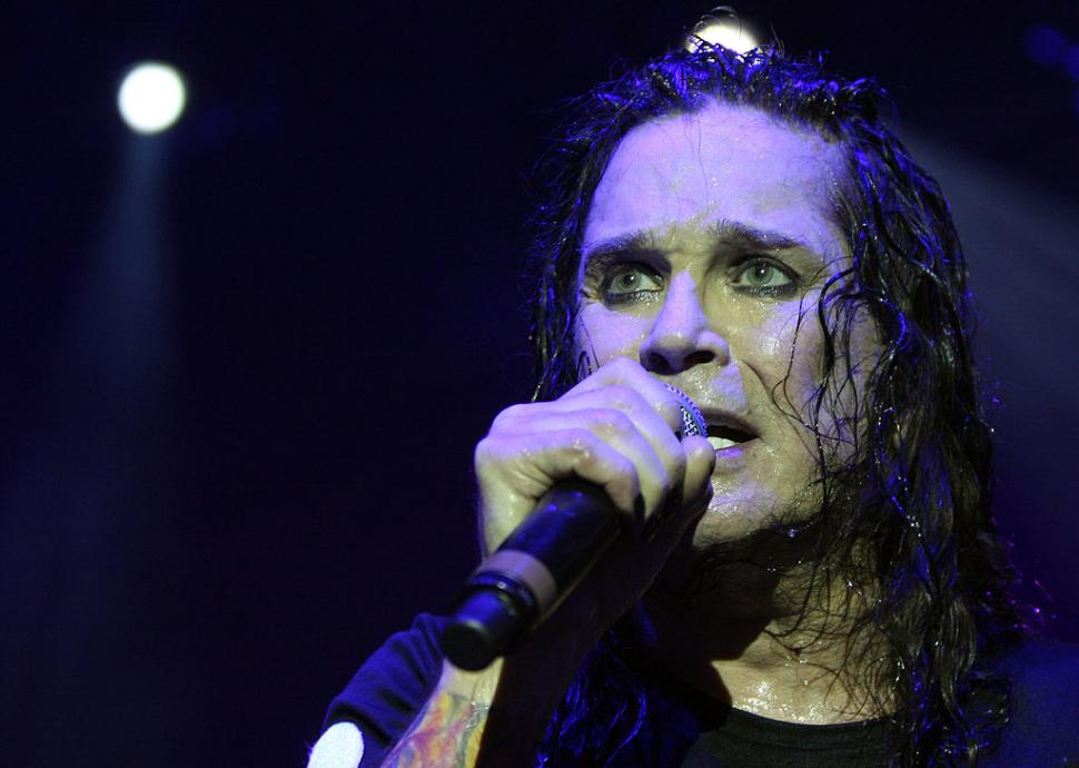 De ce a fost supranumit Ozzy Osbourne „Prințul Întunericului” și boala teribilă de care suferea. Momentele cheie ale carierei sale 992371