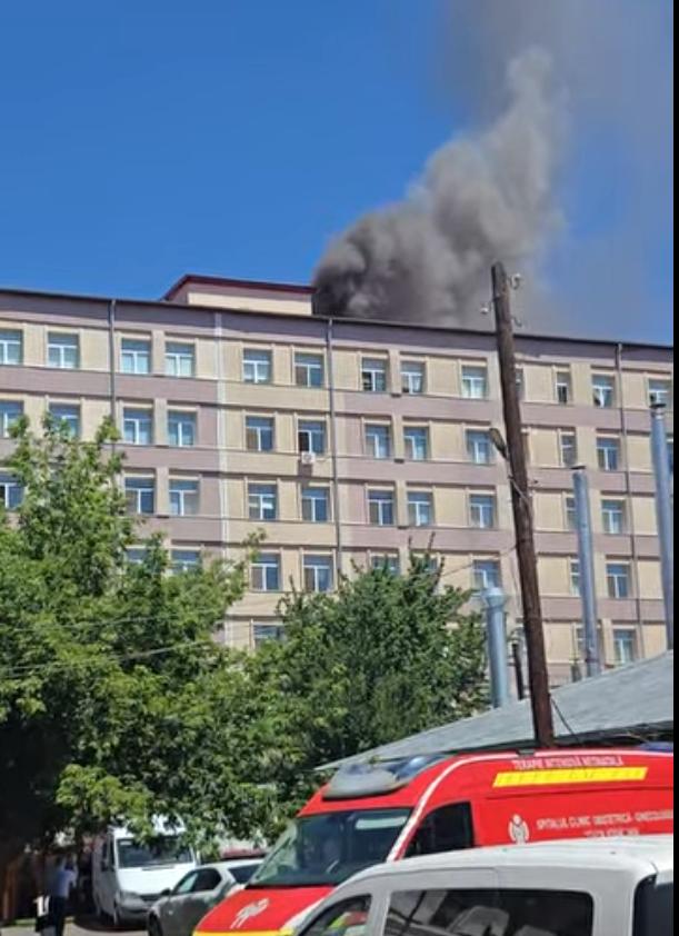 Incendiu la Maternitatea Cuza Vodă din Iași. Mamele au fost evacuate cu tot cu paturi. Bebeluși în incubatoare au fost scoși din spital 992483